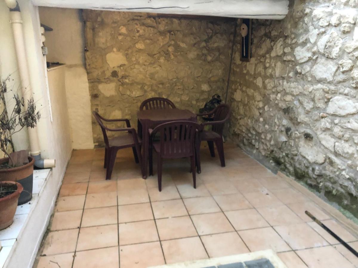 Hoche Apartment Coursan Exterior photo
